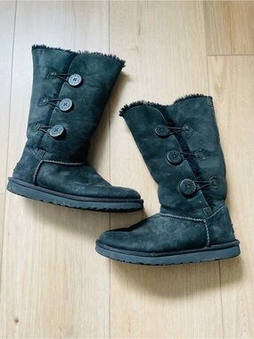 UGG Black Shearling-Lined Button Mid-Calf Boots, Women 8